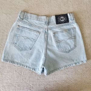 LEI vintage high waisted denim short in light wash